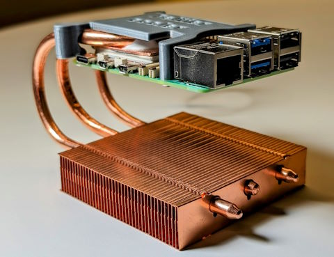 Raspberry Pi 5 CPU custom cooling system