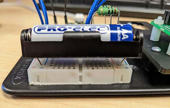 Raspberry Pi Pico Battery Voltmeter in Python
