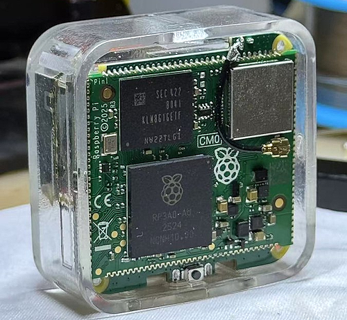 "Mac Nano" powered by the Raspberry Pi CM0